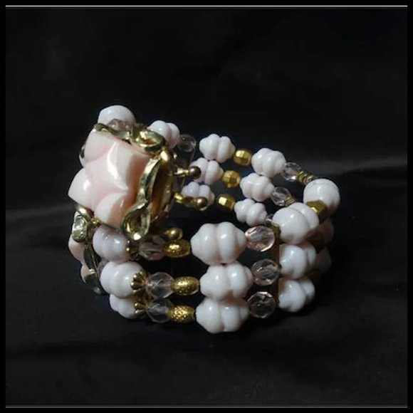 50s Style Pale Pink Beaded Retro Blush Wrap Cuff Bracelet - Picture 3 of 9